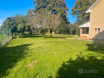 Villa singola con scoperto di 1500 m²