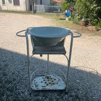 Lavabo in ferro battuto il catino in ceramica Rich