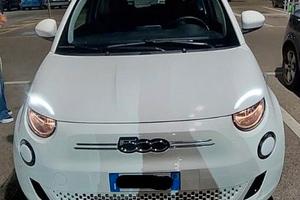 FIAT 500e Berlina 23,8 kWh Action