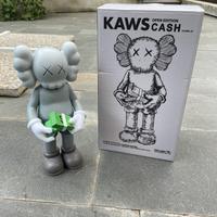 statuina Kaws