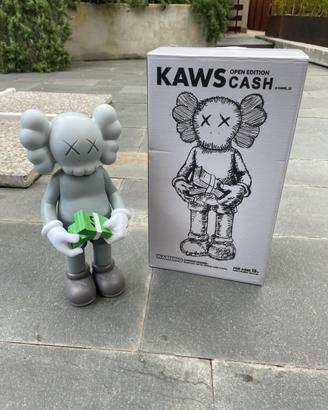 statuina Kaws