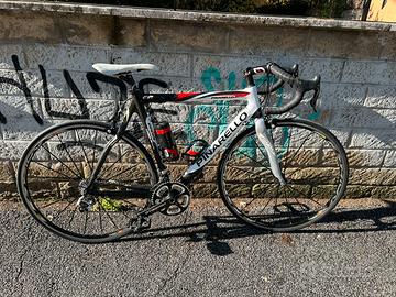 Pinarello corsa in carbonio