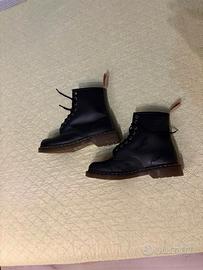 Dr. Martens stivaletto nero in pelle