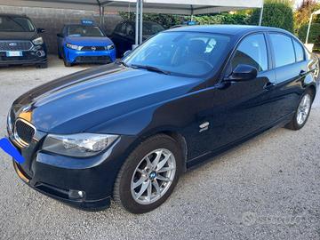 BMW Serie 3 x drive tds autom. Berlina 320