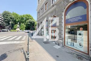 NEGOZIO - 240 M² - VIA BATTISTI, 31 (TS)