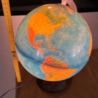 Mappamondo illuminato per bambini