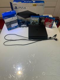 PS4 Slim 500GB Boxata + 2 Controller + 3 Giochi