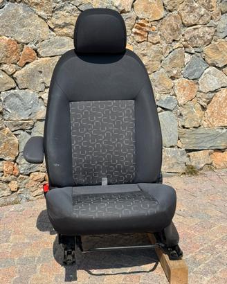 Sedile anteriore lato guida Fiat Doblò 2011