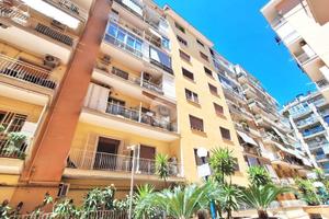 2 LOCALI A NAPOLI