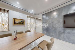 4 LOCALI IN BIFAMILIARE CON BOX DOPPIO