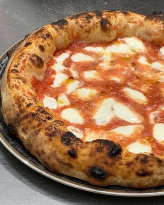 ATTIVITÀ DI PIZZERIA AVVIATA – LA SPEZIA