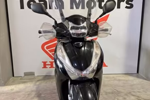 Honda SH 300 .