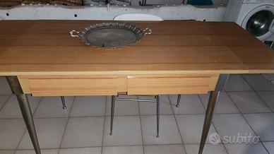 Tavolo vintage allungabile € 38