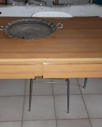Tavolo vintage allungabile € 38