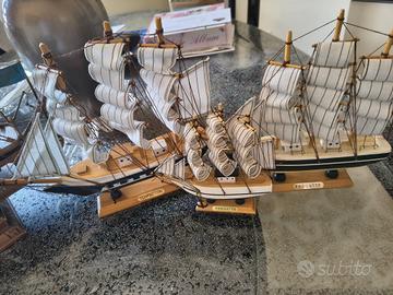 modellini di navi e velieri storici in legno.