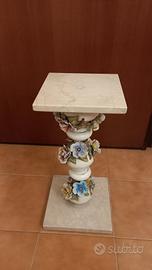 Colonna piedistallo in ceramica e marmo