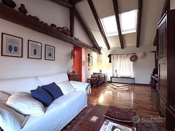 Mansarda indipendente con giardino