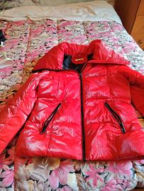 Piumino rosso intenso