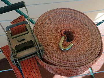 cinghia con cricchetto 