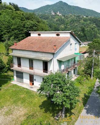 Casa indipendente di 240 m² con più di 5 locali e 