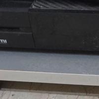 X-BOX ONE NERA CON JOYPAD E ALCUNI GIOCHI.
