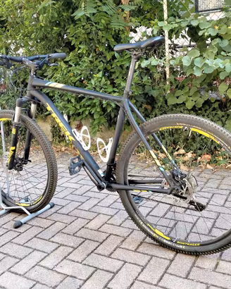 Bicicletta MTB Trek  modello X-Caliber 9