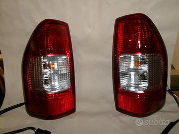 Fari POSTERIOREISUZU D-MAX