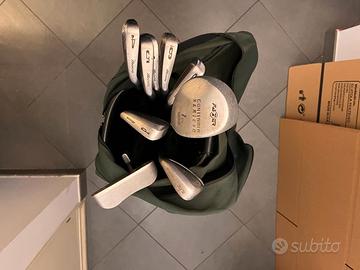 Sacca da golf e varie mazze