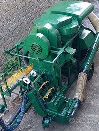 Macchina per raccolta nocciole cimina Facma 250