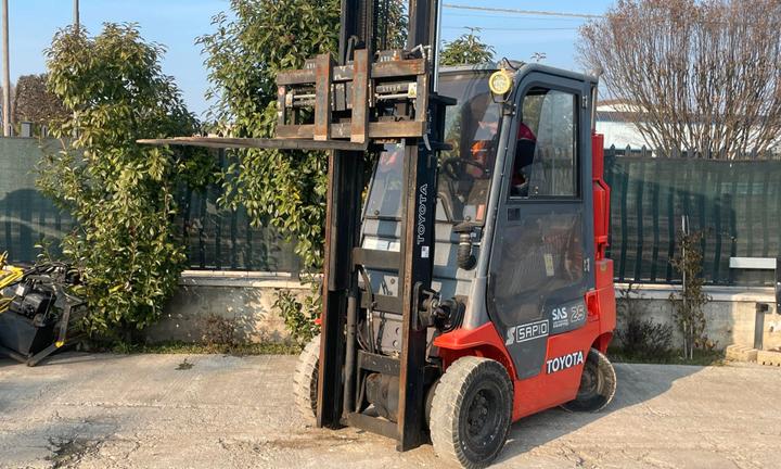 S79 Muletto 25 q Toyota