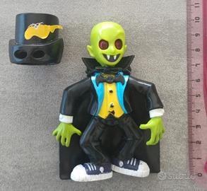 Little Dracula
Bandai
vintage
action figure
