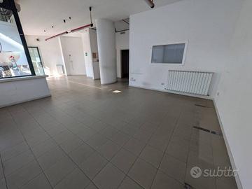 Immobile di 100 m² a Pesaro