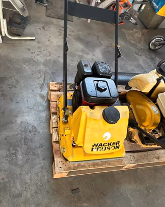 A243 Piastra Wacker 100 kg