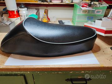 Sella Gobba Nera e Rigo Grigio Vespa 50 