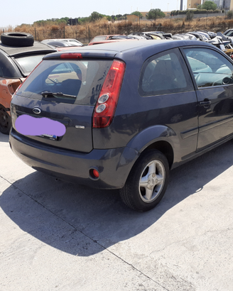 Ford fiesta 3 porte 1400 tdci 07 ricambi