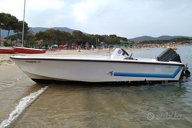 Open autosvuotante con Johnson 40 cv