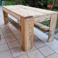 Tavolo artigianale da esterno in legno bancali