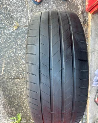 4 gomme Bridgestone 215 50 R18