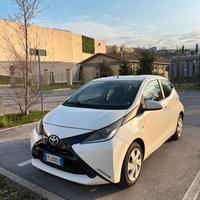 Toyota Aygo 1.0 VVT-i 69 cv SP x-play (51kw)