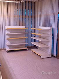 Scaffali in metallo bianco