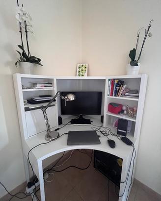 Scrivania ad angolo Ikea