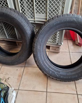 Due Pneumatici invernali 215 65 R16