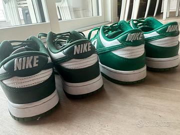 2 paia di nike dunk