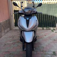 Piaggio Beverly 300 - 2023