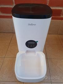 Distributore automatico per cibo gatti/cani