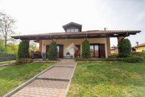 VILLA SINGOLA A LOMBARDORE