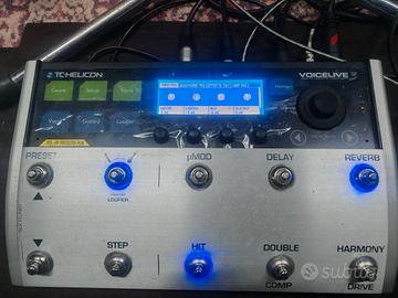Processore TC-Helicon Voicelive3. 