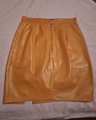 Gonna arancione in pelle