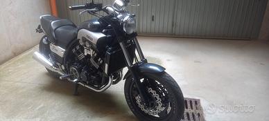 Yamaha V MAX 1200