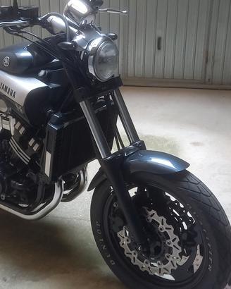 Yamaha V MAX 1200
